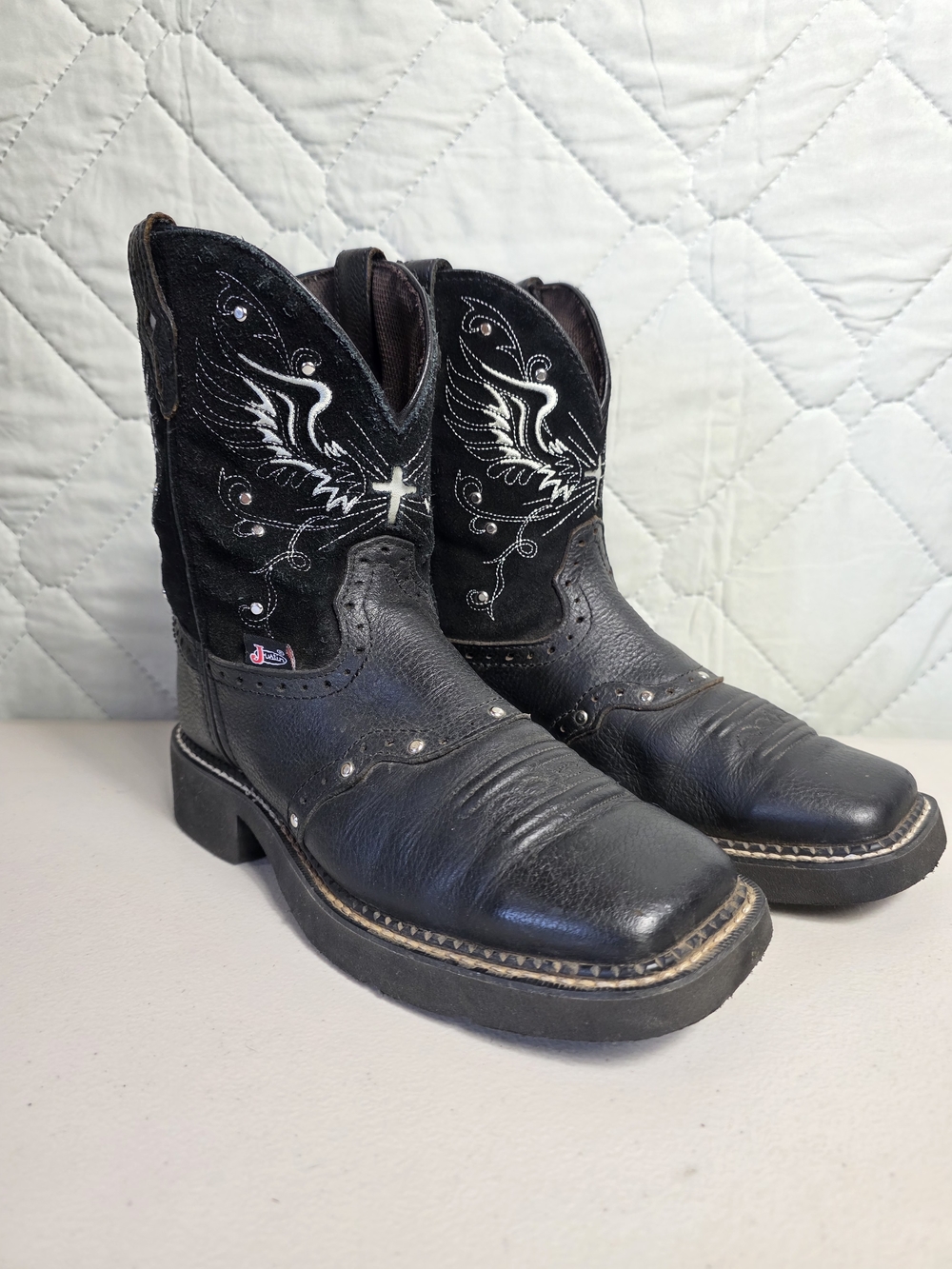 Justin Women's Gypsy Mandra  Square Toe Boots Women’s 
Size 8B
black